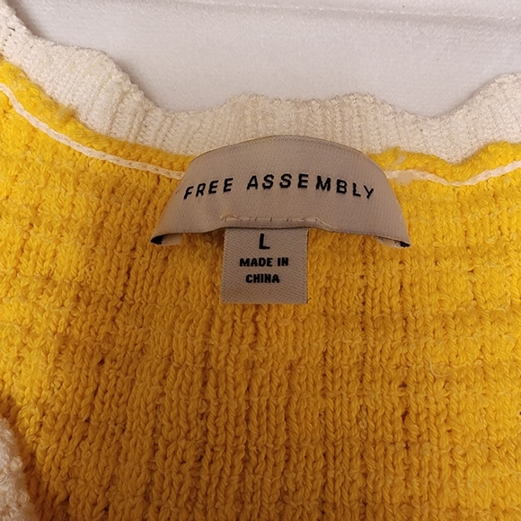 Yellow Short Sleeve Knit Sweater Dress - Picture 9 of 12